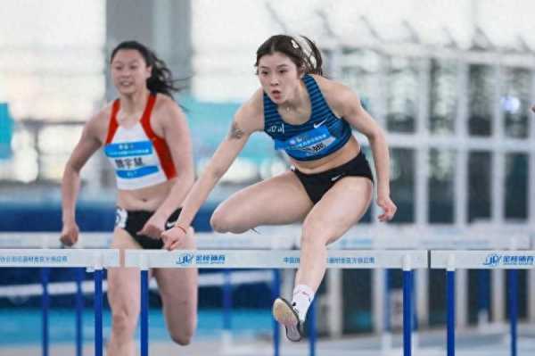 吴艳妮创造国内近10年最佳成绩,以8秒06夺冠